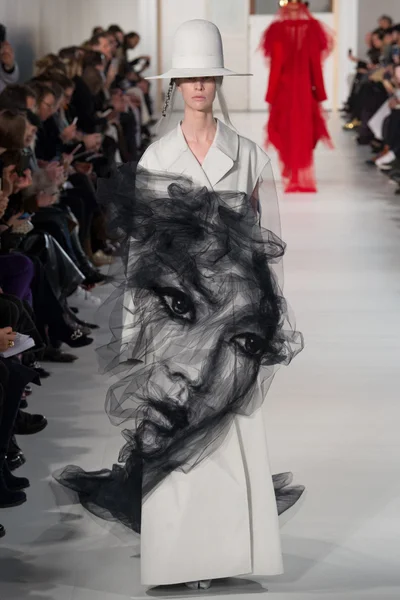 Look 24